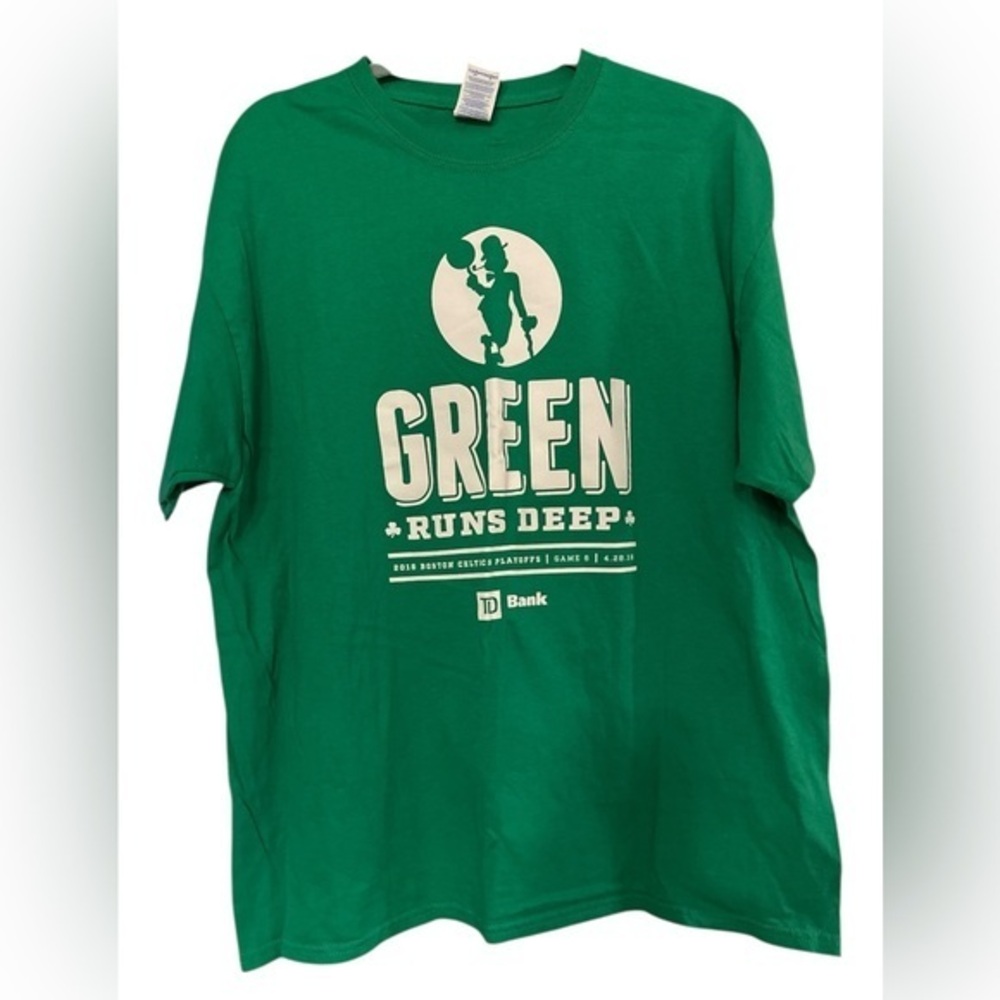 Gildan Celtics print top Size XL